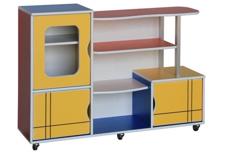 KỆ MẪU GIÁO MẪU R (3 CỬA)